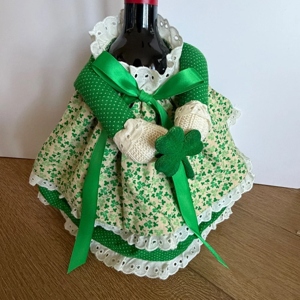 Vintage Holiday Wine Bottle Covers Lot of 5 Seasonal Decor Patriotic Easter Fall